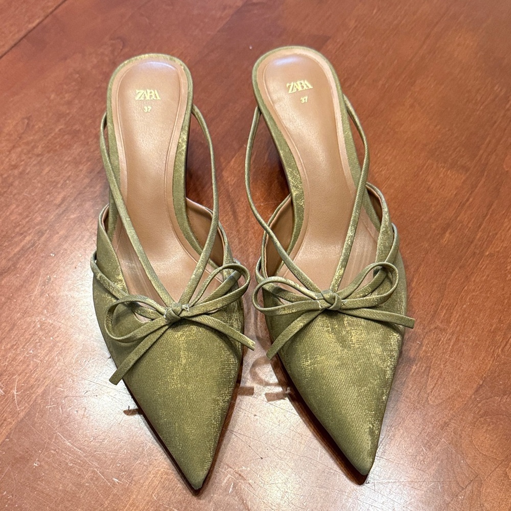 Zara Khaki Green Pointed Kitten-toe heels (Size 37/6.5)